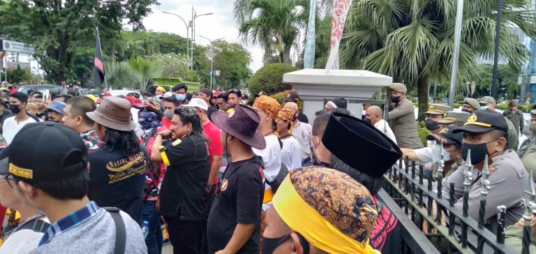 PengamananAksi Unjuk Rasa dari Komite Masyarakat Adat Kalimantan Bersatu